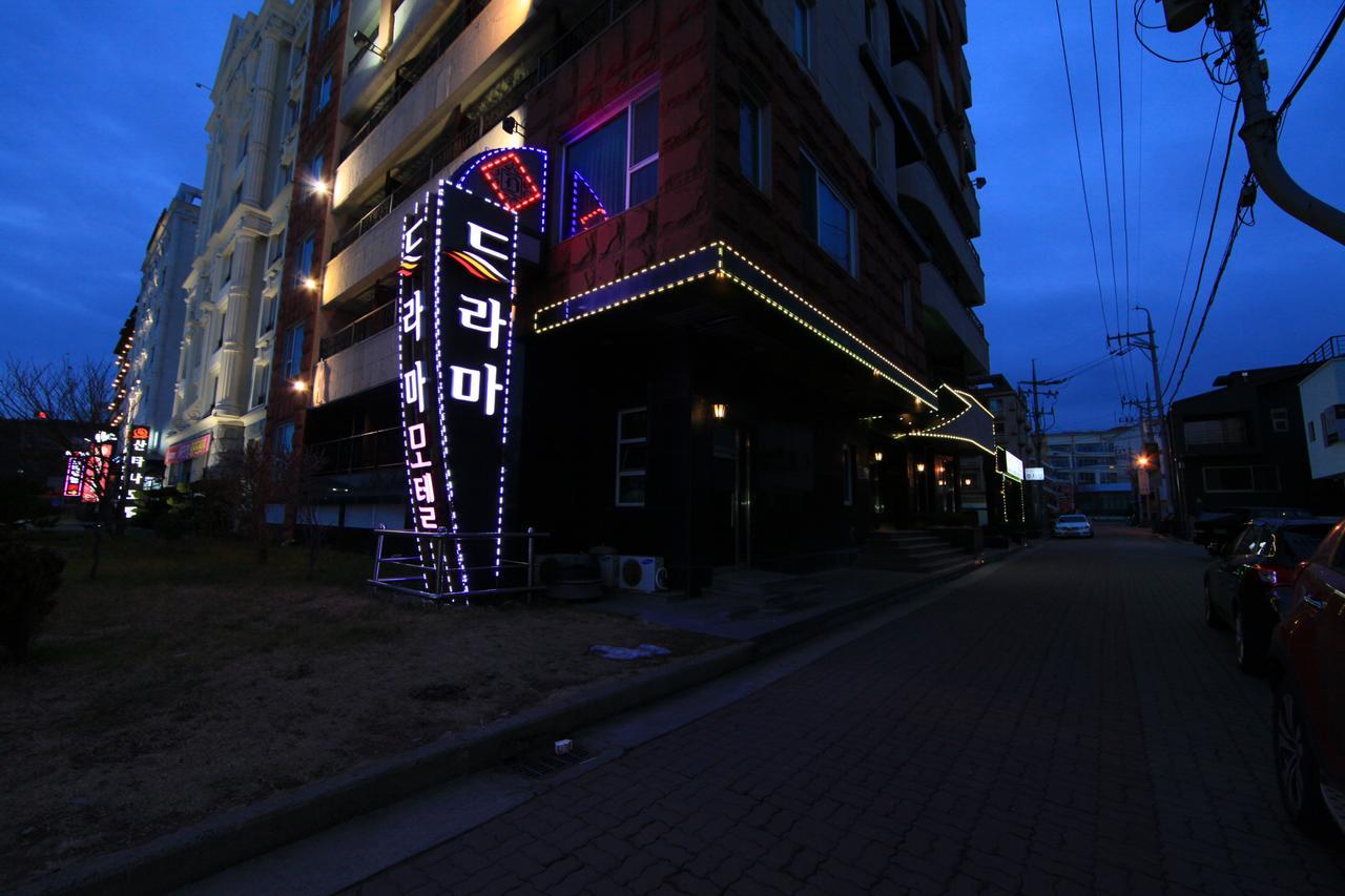 Drama Motel Порён Экстерьер фото