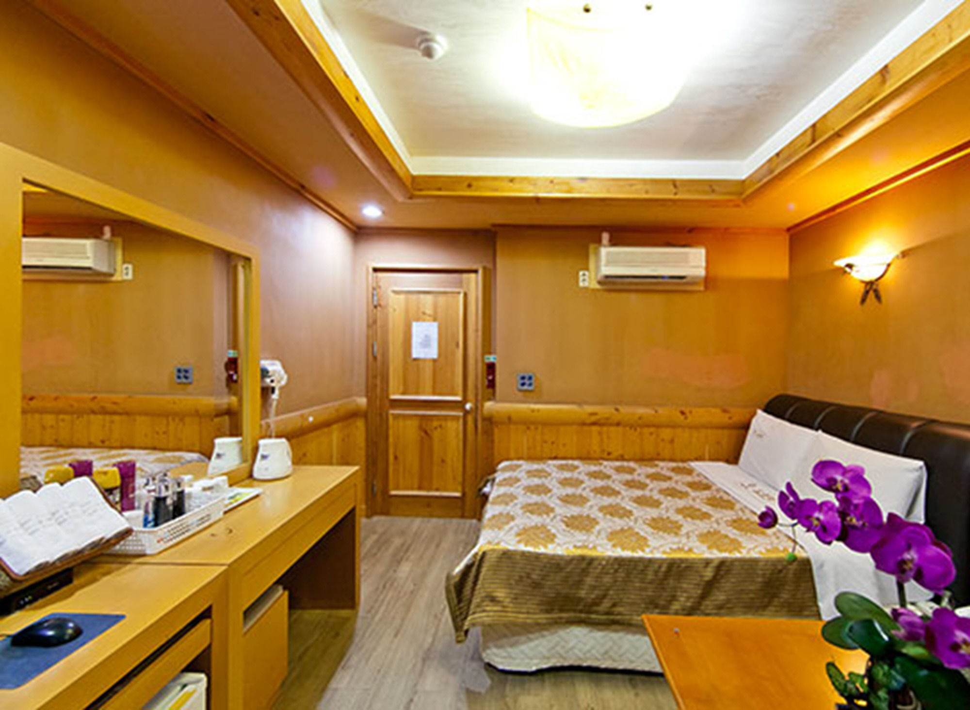 Drama Motel Порён Экстерьер фото